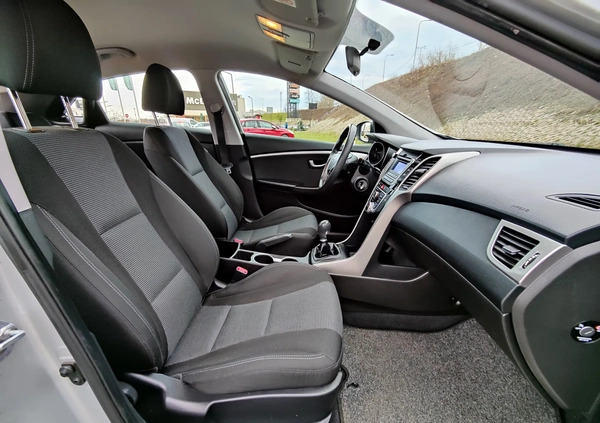 Hyundai I30 cena 37900 przebieg: 113756, rok produkcji 2015 z Węgorzyno małe 742